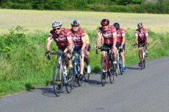 La Gergovienne : cyclotouristes ASPTT dans la montée du Crest