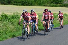 La Gergovienne : cyclotouristes ASPTT dans la montée du Crest